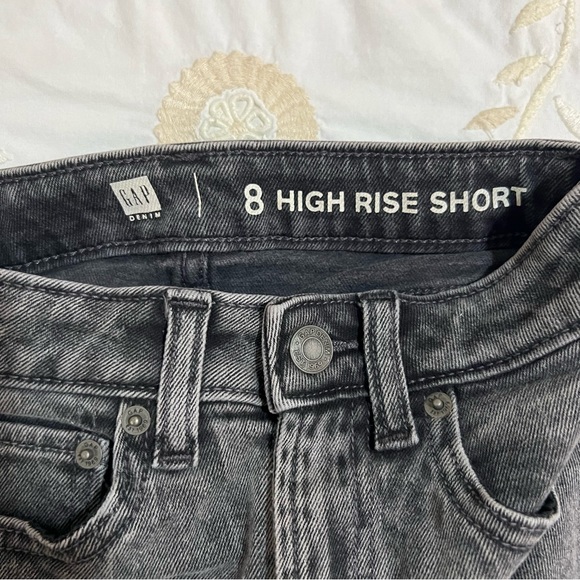 Gap Denim Gray High Rise Short with Adjustable Waist and Side Slits, 8 - Picture 4 of 4
